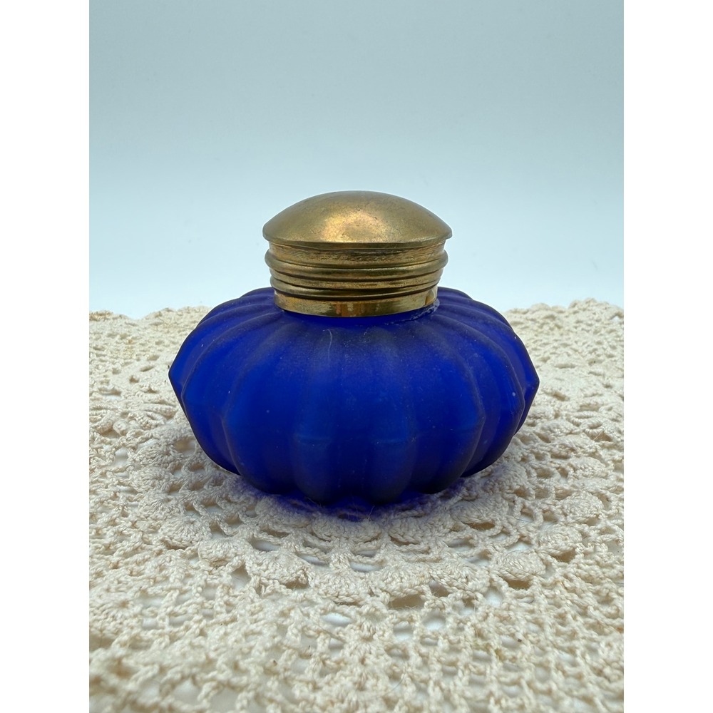 Vtg Cobalt Blue frosted glass melon ribbed inkwell brass hinged lid victorian